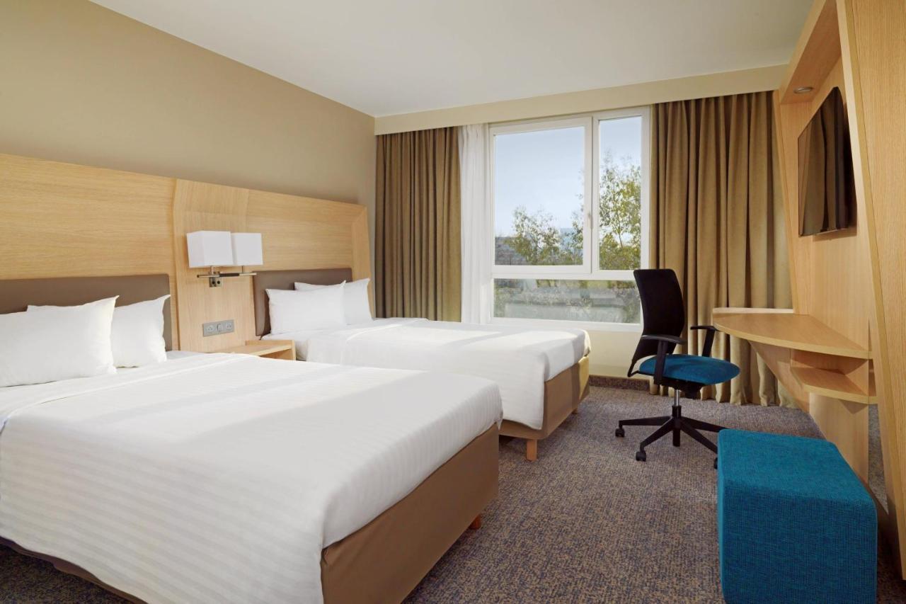 Courtyard By Marriott Paris La Defense West - Colombes Hotel Bois-Colombes Exterior foto
