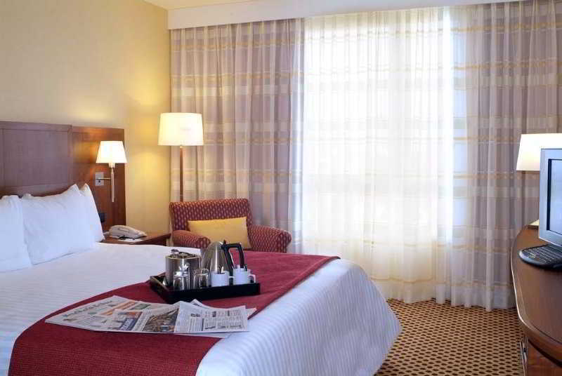 Courtyard By Marriott Paris La Defense West - Colombes Hotel Bois-Colombes Exterior foto